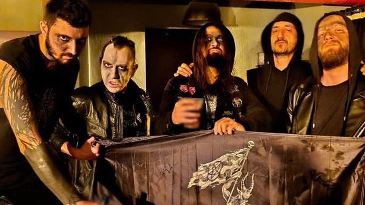 Foto - Dini değerlere hakaret etmişlerdi! Türkiye’nin ünlü rock grubunun 5 üyesi tutuklandı