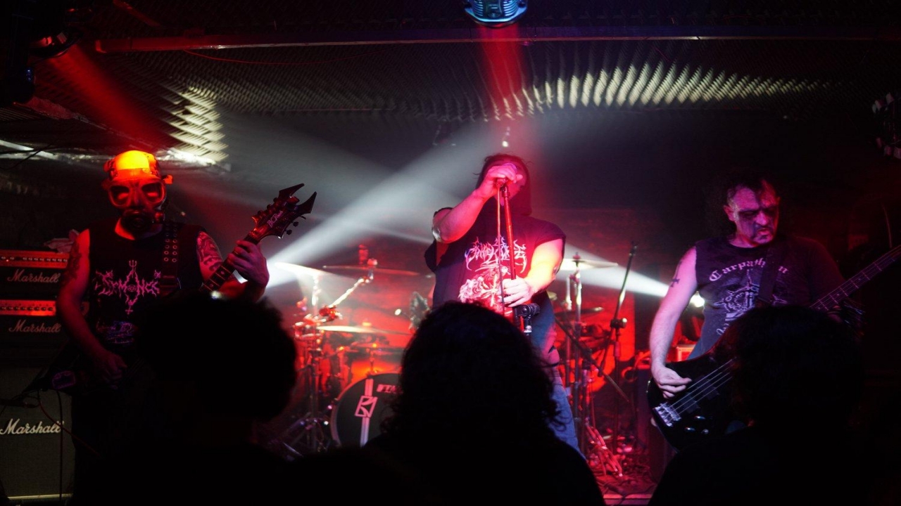 Foto - Dini değerlere hakaret etmişlerdi! Türkiye’nin ünlü rock grubunun 5 üyesi tutuklandı