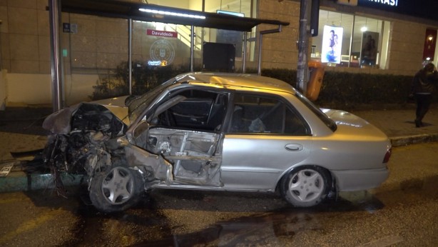 Direksiyona hem alkollü hem kolu kırık oturdu! Dehşet saçtı