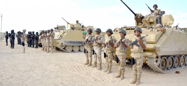 Foto - Efeleniyordu, direkten döndü: Tankları sınıra yığan Sisi, Türkiye'nin hışmına uğruyordu! 