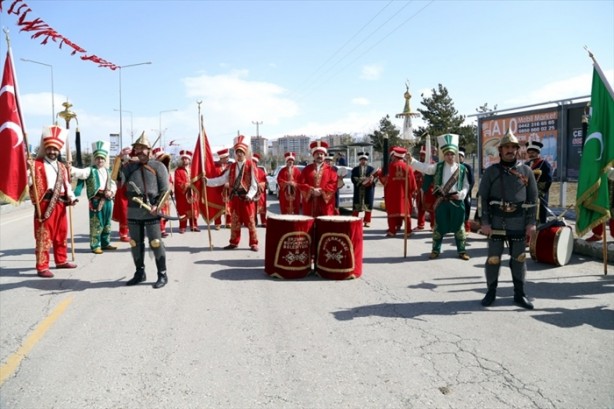 Foto - "Diriliş Ertuğrul" ekibine muhteşem karşılama