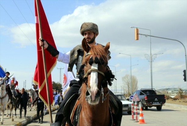 Foto - "Diriliş Ertuğrul" ekibine muhteşem karşılama