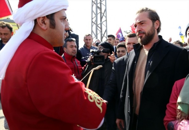 Foto - "Diriliş Ertuğrul" ekibine muhteşem karşılama