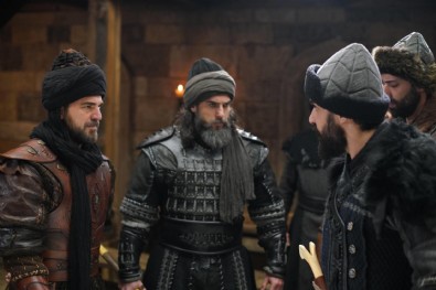 Foto - Diriliş Ertuğrul listeleri alt üst etti! Engin Altan Düzyatan’ı bakın nasıl karşıladılar