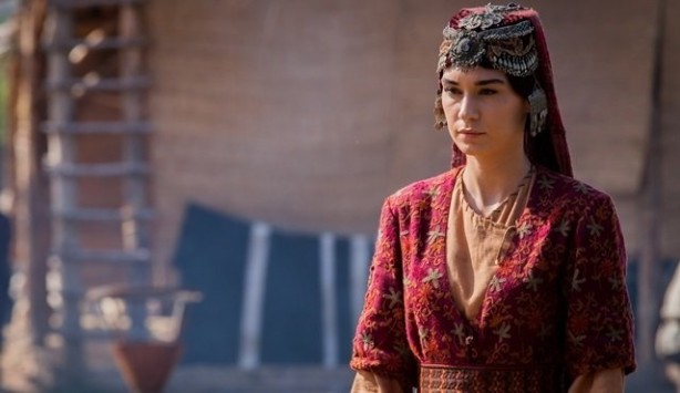 Foto - Diriliş Ertuğrul oyuncusu Burcu Kıratlı'ya Pakistan'dan reklam teklifi