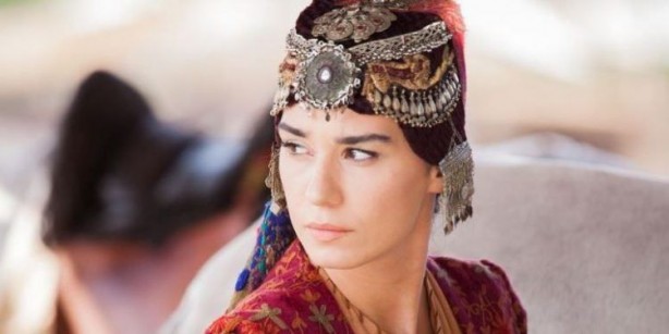 Foto - Diriliş Ertuğrul oyuncusu Burcu Kıratlı'ya Pakistan'dan reklam teklifi