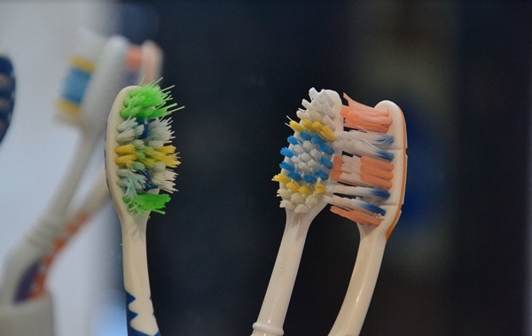 Foto - Diş fırçalarken bu hataları sakın yapmayın!