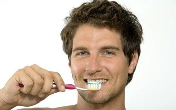 Foto - Diş fırçalarken bu hataları yapmayın