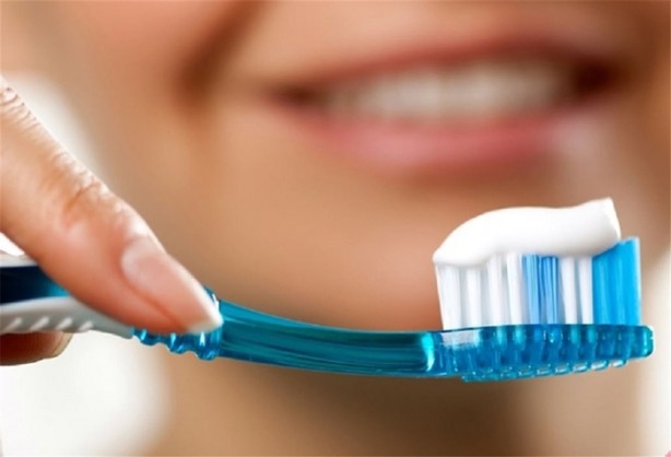 Foto - Diş fırçasını ıslatmadan kullanın!