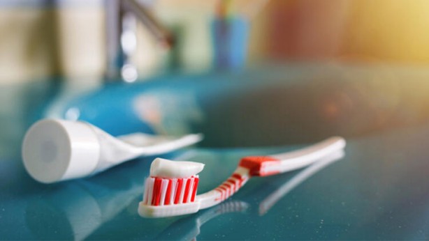 Foto - Diş fırçasını su ile ıslatanlar bu habere dikkat! Bundan sonra...