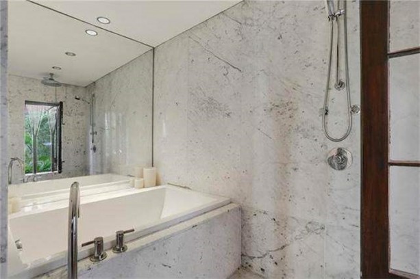 Foto - Dış görünüşü harabe ama...