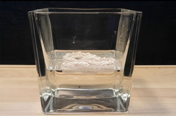 Foto - Diş macunu midede bakın ne hale geliyor