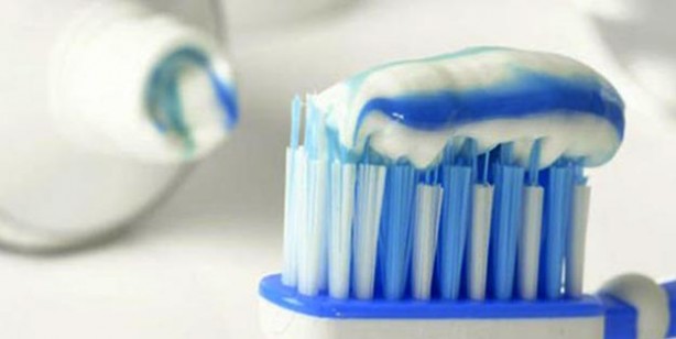 Foto - Diş macunu orucu bozar mı? 
