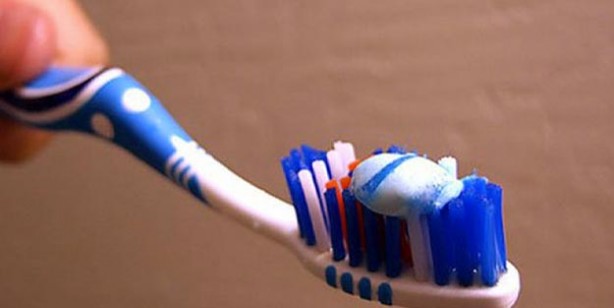 Foto - Diş macunu orucu bozar mı? 