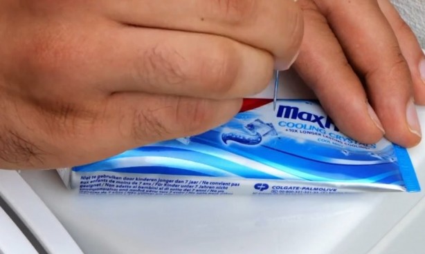 Foto - Diş macununu sifonun içine atarsanız bakın ne oluyor!