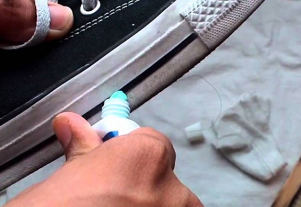 Foto - Diş macununu tırnağınıza sürerseniz...