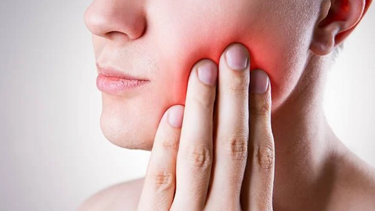Dişi ağrısından duramayanlar buraya! Etkisini çok hızlı gösteriyor! İşte evde uygulanabilecek doğal yöntemler