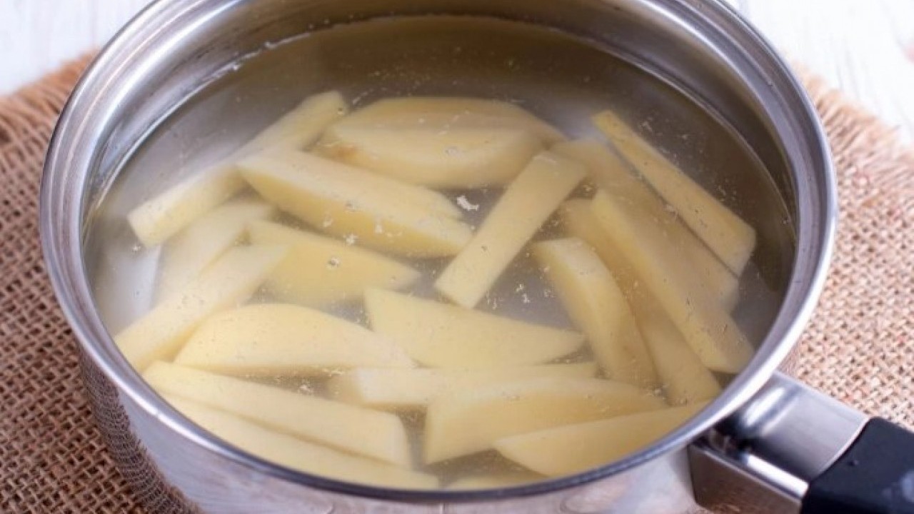 Foto - Dışı cips gibi, içi pamuk gibi olacak! İşte çıtır çıtır patates kızartması yapmanın yolu