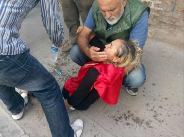 Foto - DİSK mensupları, işten çıkarılan çaycı kadını dövdü