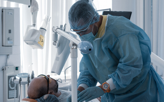 Foto - Dişleri doğal yollarla beyazlatmak için teknikler