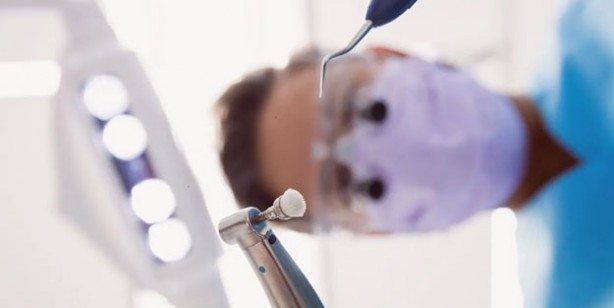 Foto - Dişleri inci gibi yapan besinler