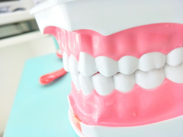 Foto - Dişleri inci gibi yapan besinler