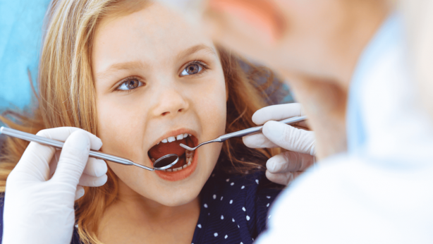 Foto - Dişleri inci gibi yapan besinler