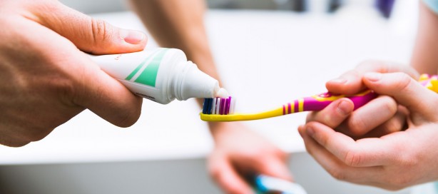 Foto - Dişleri inci gibi yapan besinler