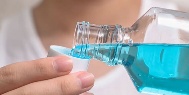 Foto - Dişlerinizin sararmasına neden olan en yaygın hatalar