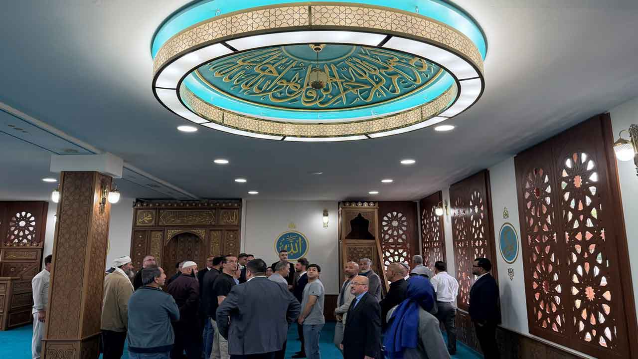 DİTİB'e bağlı 864'üncü eser! Almanya'da Fatih Camii açıldı