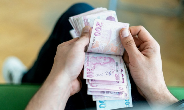 Foto - Diyanet 'Bu para caiz değil' demişti! Emeklilere 15 bin lira vermeye başladılar