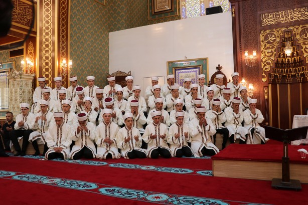 Foto - Diyanet İşleri Başkanı Ali Erbaş, Manisa'da hafızlık icazet törenine katıldı