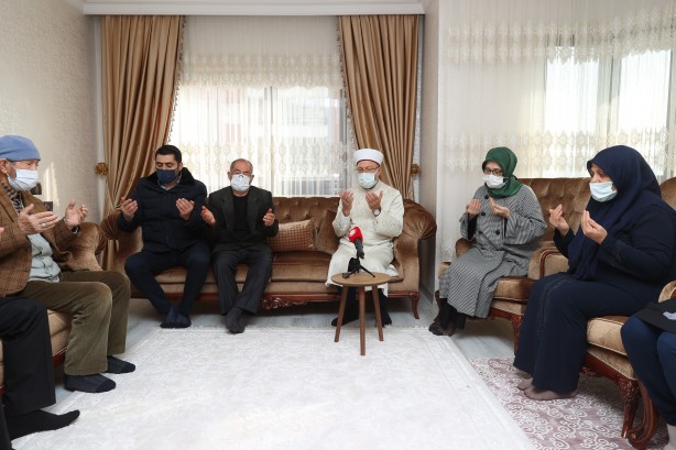 Foto - Diyanet İşleri Başkanı Ali Erbaş’tan katledilen Başak Cengiz’in ailesine taziye ziyareti