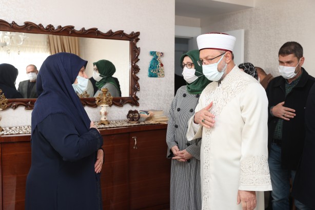 Foto - Diyanet İşleri Başkanı Ali Erbaş’tan katledilen Başak Cengiz’in ailesine taziye ziyareti
