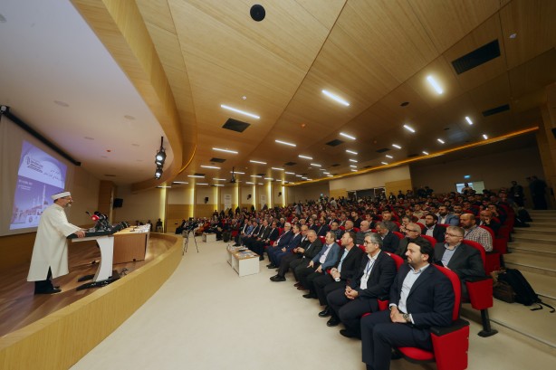 Foto - Diyanet İşleri Başkanı Erbaş: Cami temeli atılmayan üniversite neredeyse kalmadı