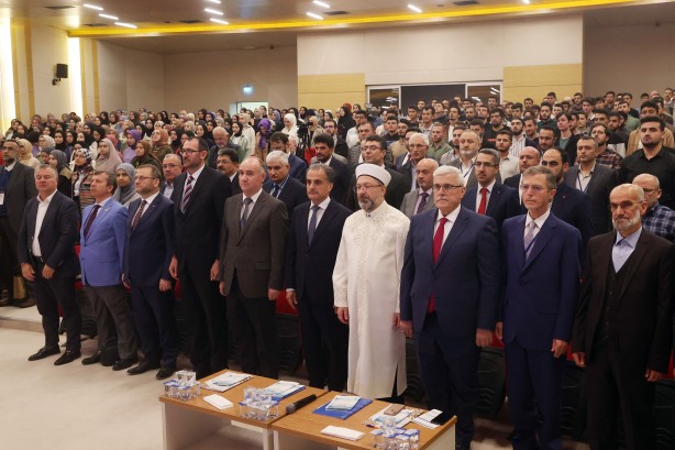 Foto - Diyanet İşleri Başkanı Erbaş: Cami temeli atılmayan üniversite neredeyse kalmadı
