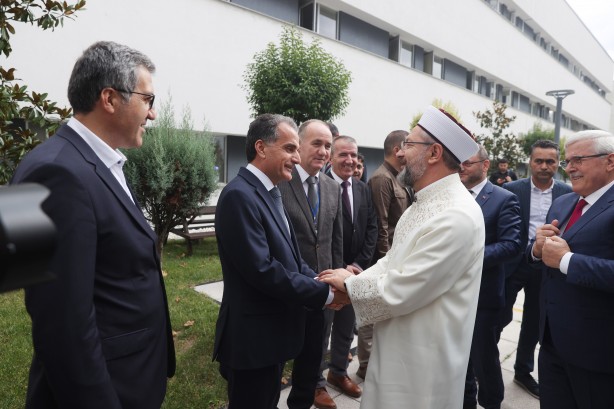 Diyanet İşleri Başkanı Erbaş: Cami temeli atılmayan üniversite neredeyse kalmadı