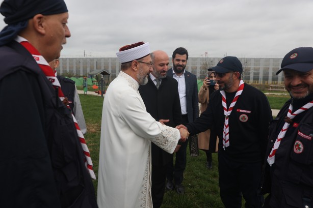 Foto - Diyanet İşleri Başkanı Erbaş, Fransa’da izcilik kampının açılışını yaptı