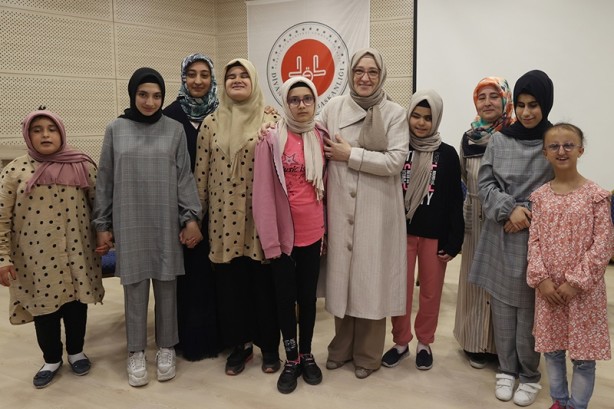 Foto - Diyanet İşleri Başkanı Erbaş, görme engelli hafızlık öğrencilerinin yıl sonu etkinliğine katıldı