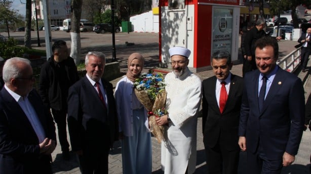 Diyanet İşleri Başkanı Erbaş: Kalpleri Kur'an-ı Kerim'in nuruyla nurlanacak