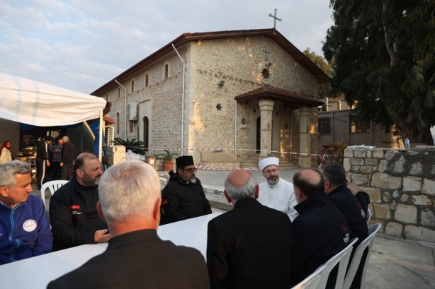 Foto - Diyanet İşleri Başkanı Erbaş'tan kiliseye ziyaret
