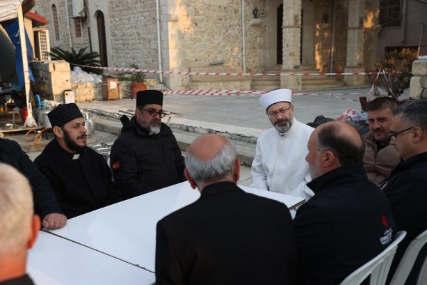 Foto - Diyanet İşleri Başkanı Erbaş'tan kiliseye ziyaret