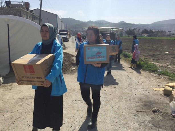 Foto - Diyanet İşleri Türk İslam Birliği gönüllüleri, Hatay'da oyuncak dağıttı