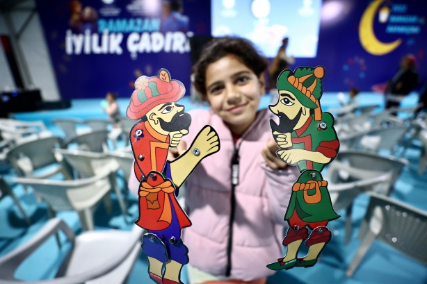 Foto - Diyanet'in "İyilik Çadırları" depremzede çocukların yüzünü güldürüyor