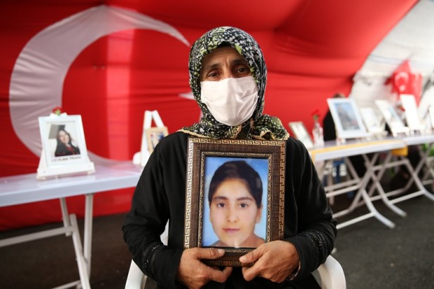 Foto - Diyarbakır anneleri evlatlarına "Teslim ol" çağrısında bulundu