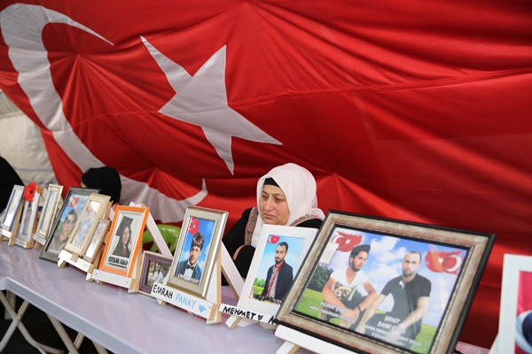 Foto - Diyarbakır annelerinden evlatlarına çağrı: Teslim olun