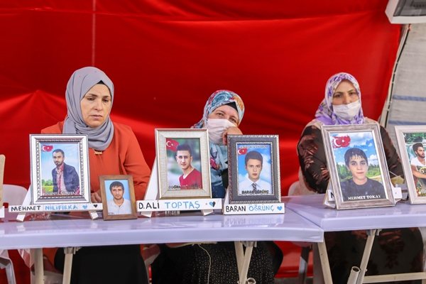 Diyarbakır annelerinden evlatlarına çağrı: Teslim olun