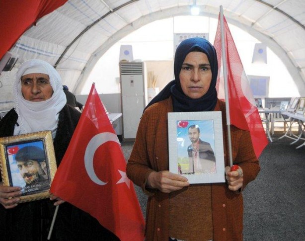 Foto - Diyarbakır annelerini ziyaret etmedi! Meral Akşener kimden çekindi?