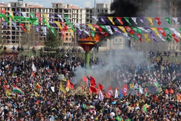 Foto - Diyarbakır Nevruzundan skandal kareler!
