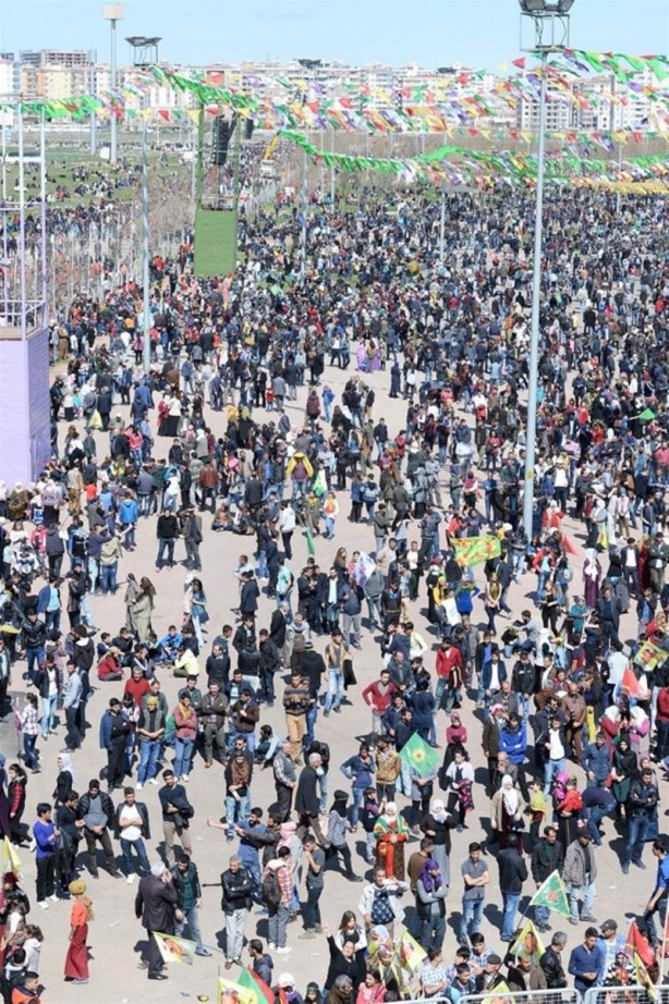 Foto - Diyarbakır Nevruzundan skandal kareler!